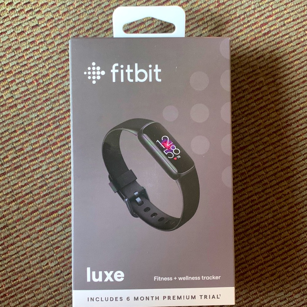 2021 Brand New in box FITBIT LUXE.